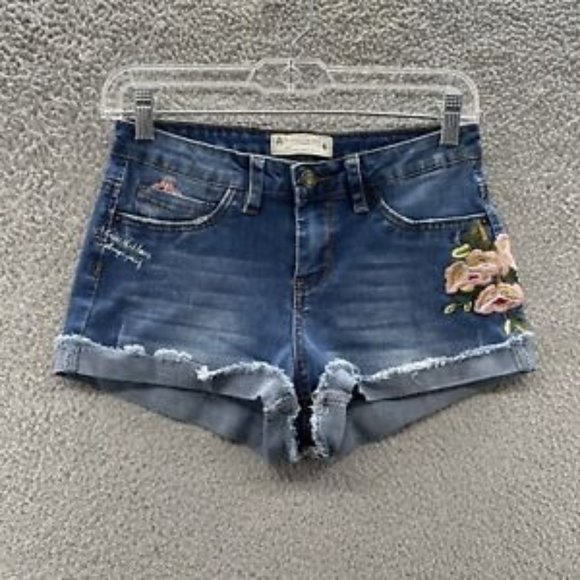 Angel Kiss Pants - Angel Kiss Shorts Juniors 5 Blue Denim Floral Embroidered Cuff Shorts Junior's 5